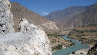 चट्टानी पहाड छिचोल्दै कर्णाली करिडोर, ट्रयाक खन्न १५ किलोमिटर मात्रै बाँकी