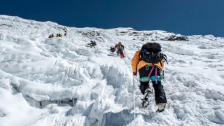 सगरमाथा चढ्नेको संख्या अहिलेसम्मकै बढी, यो वर्ष कुन हिमाल कति चढ्दैछन् ?