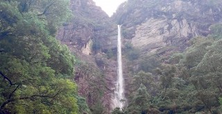 पर्यटकको रोजाइमा पर्दै फुङफुङ्गे झरना र होमस्टे