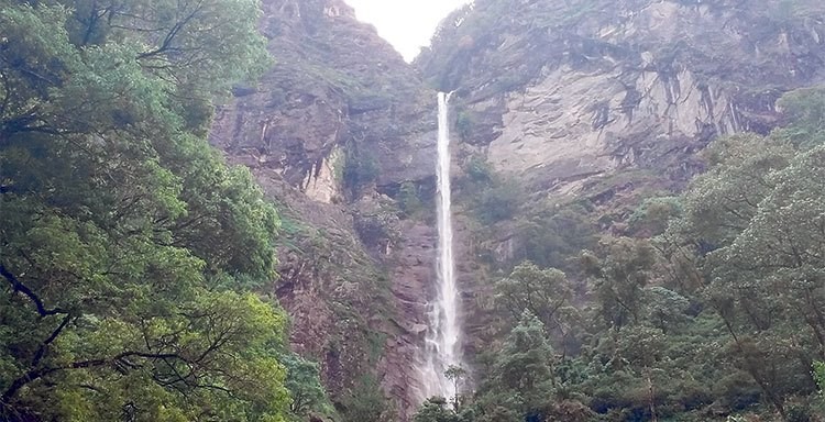 पर्यटकको रोजाइमा पर्दै फुङफुङ्गे झरना र होमस्टे