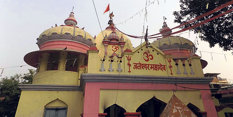 कोरोनाको उच्च संक्रमणमा, अन्धाअन्धीमा भक्तजनको घुँइचो