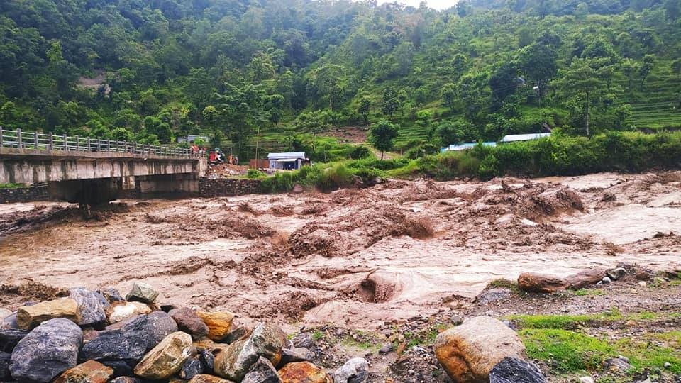 उदयपुरमा बाढी र वर्षाको पानी निकास नहुँदा ५ सय घर डुबानमा, एकको मृत्यु