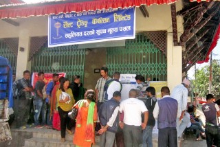 हेलिकप्टरमार्फत नुन ढुवानी गर्दै साल्ट ट्रेडिङ कर्पोरेसन