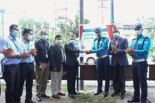 यती एअरलाइन्सको सहयोगमा एयरपोर्ट गेटमा बल्यो ट्राफिक लाइट