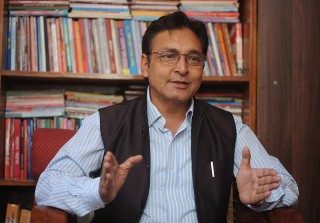 सांसद पद खोज्दै टोपबहादुर, पदमुक्त भएको ४ महिनापछि सर्वोच्चमा मुद्दा