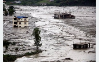 बस्ती जोगाउन सरकारले सहयोग नगरेको बाढी प्रभावितको गुनासो