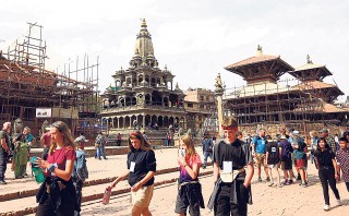 दस महिनामा भित्रिए ४ लाख ७३ हजार पर्यटक