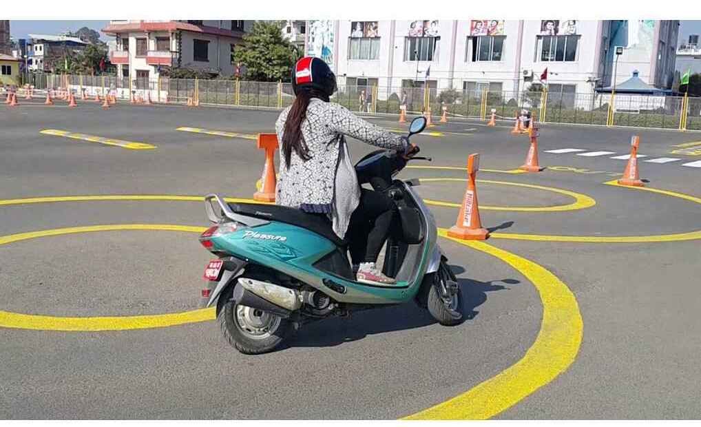 बिचौलियामार्फत ट्रायल नै नदिई घरघरमै लाइसेन्स