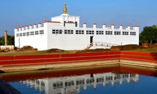 २५ अर्ब लगानीका होटल छन् तर पर्यटक छैनन्
