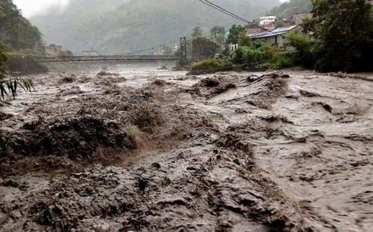 बाढीले ४५ किलोवाट क्षमताको विद्युतगृह बगाउँदा जनजीवन प्रभावित   