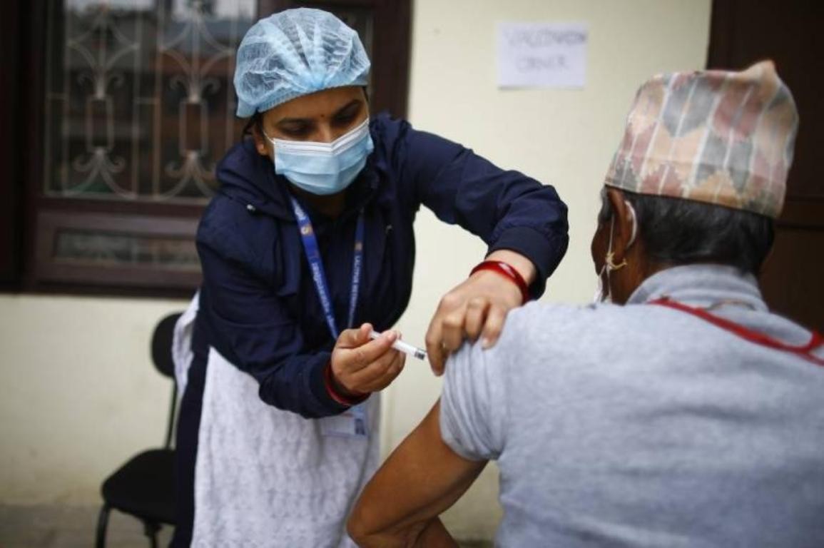 वाग्मतीमा १८ लाखले लगाए पूर्ण खोप, प्रहरीद्वारा ११ लाखलाई निःशुल्क मास्क वितरण