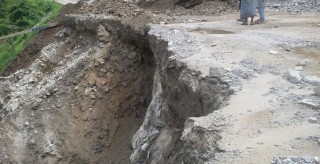 जमिन भास्सिदा ६६ घर उच्च जोखिममा, ४५० परिवार विस्थापित 