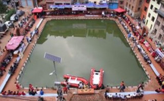 बोडेको ऐतिहासिक कमल पोखरीमा डुङ्गा सरर