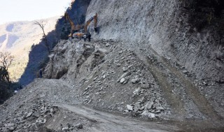 ग्रामीण सडक स्तरोन्नतिका लागि एडीबीले दियाे १३ अर्ब १० करोड