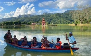 रामपुरकाे तालपोखरामा डुङ्गा चल्यो 