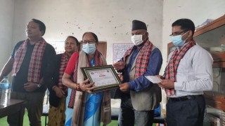 सूर्यविनायक नगरपालिकाले गर्यो १२ जना स्वास्थ्य स्वयंसेविकाको बिदाइ