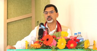विकेन्द्रित पूँजीलाई केन्द्रित गर्नुपर्छ : अर्थमन्त्री शर्मा