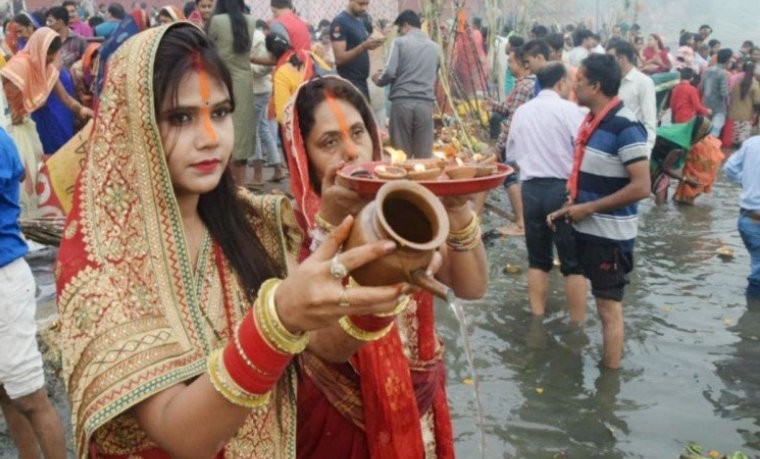 विपरीत गुणका सूर्य र पानीको आराधना गरिने पर्व छठ