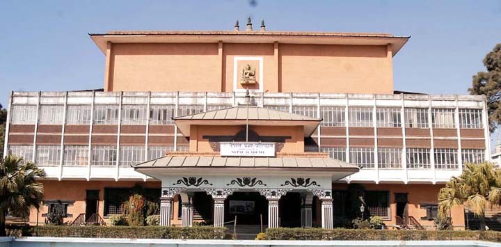 साहित्यकार परिचयपत्र वितरण हुँदै