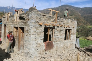 भूकम्पले भत्किएका ७ सय ५५ घर पुनर्निर्माण