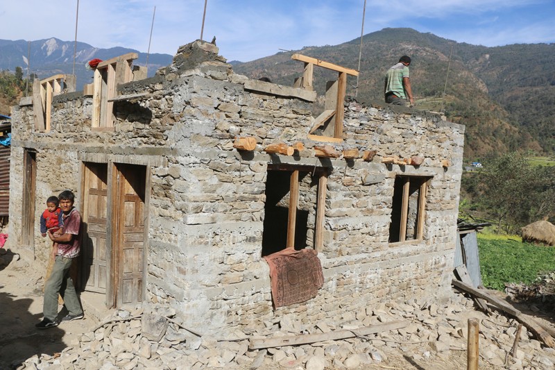 भूकम्पले भत्किएका ७ सय ५५ घर पुनर्निर्माण