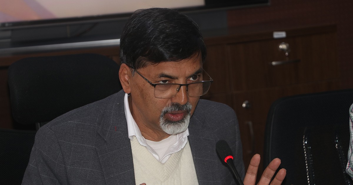 अब पनि आयात नघटे बलपूर्वक घटाउनुपर्ने अवस्था आउन सक्छ : अर्थमन्त्री शर्मा