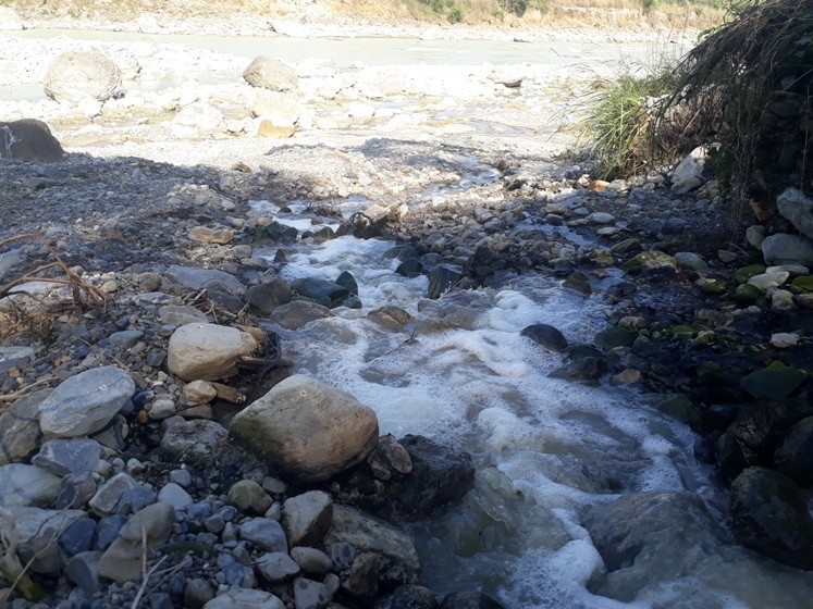 दुर्गन्धित बन्दै सेती नदीः विकराल समस्या आउन सक्ने विज्ञको चेतावनी