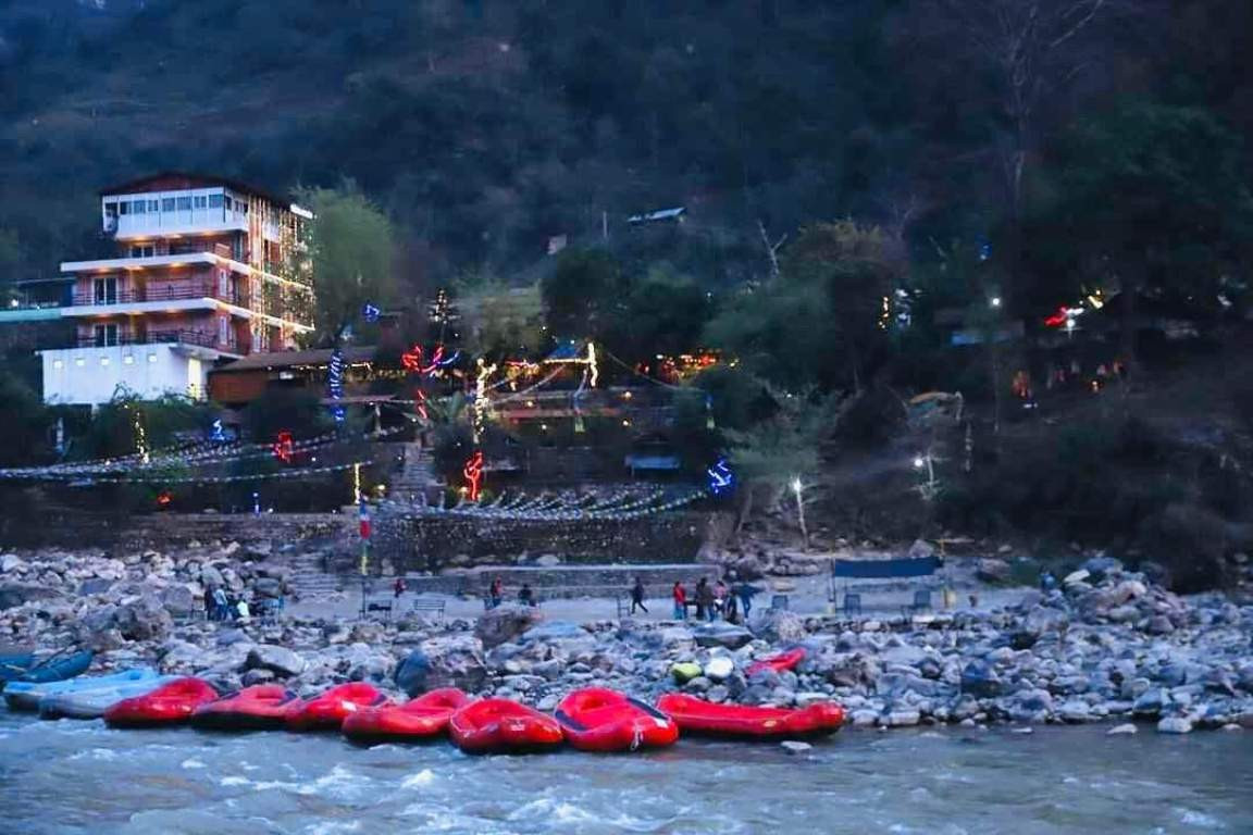 त्रिशुली रिभरसाइड रिसोर्टले ल्यायो अङ्ग्रेजी नयाँ वर्षको अफर