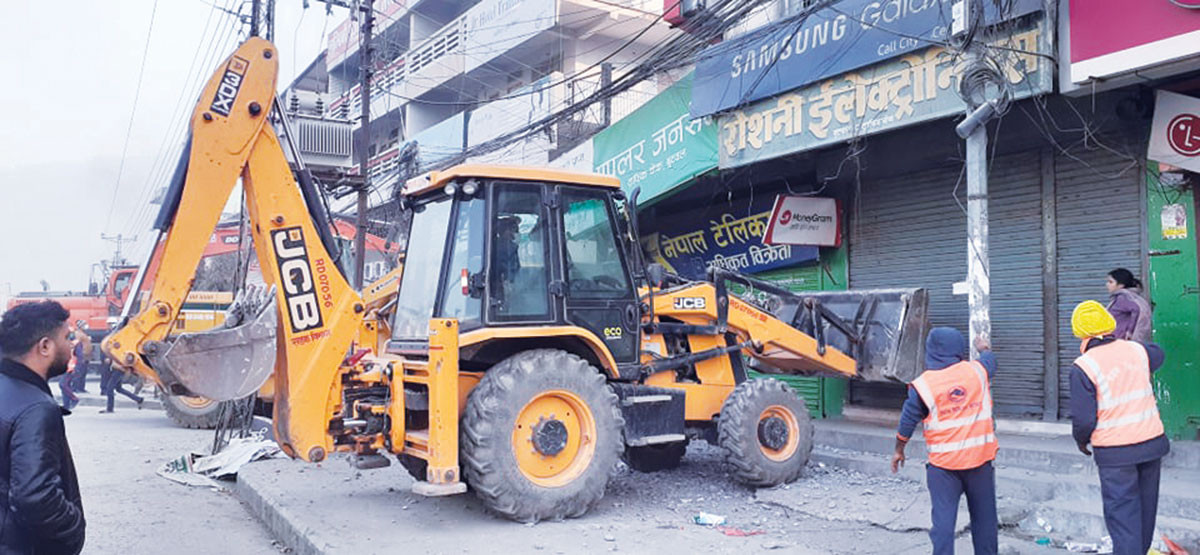 देवघाटधामका अतिक्रमित संरचना भत्काउन सुरु