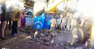 सडक अतिक्रमण गरी निर्माण गरिएका संरचना हटाउन अल्टिमेटम