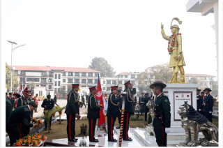 सेनाद्वारा जङ्गी अड्डामा राष्ट्र निर्माताप्रति सलामी र सम्मान अर्पण
