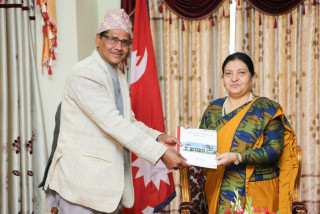 राष्ट्रपतिसमक्ष निर्वाचन आयोगको वार्षिक प्रतिवेदन पेश