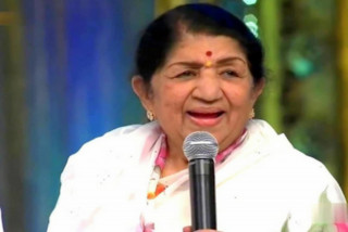 विख्यात भारतीय गायिका लता मंगेशकरको निधन