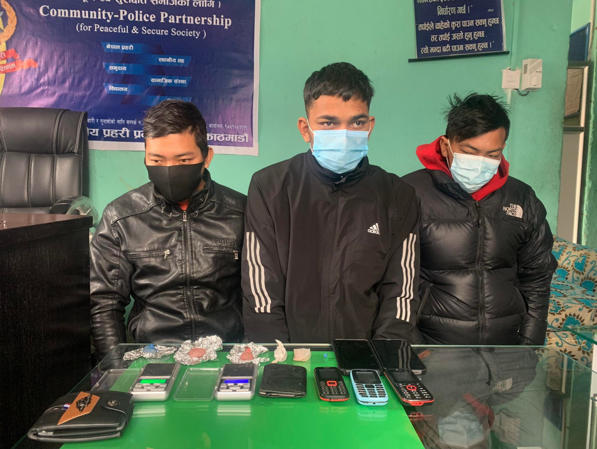 काठमाडौं कपनबाट लागु औषध ब्राउन सुगरसहित ३ युवक पक्राउ