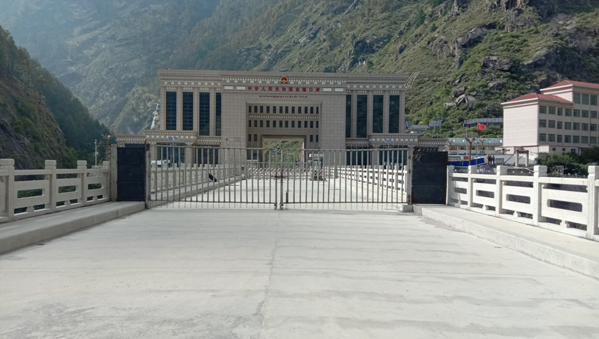 रसुवा नाका फेरि  बन्द, १ महिनामा ६ करोड सामान निर्यात