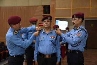 विवादकाबीच बढुवा भएका तीन एआईजीले लगाए दर्ज्यानी चिन्ह