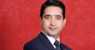 एनआइसी एशिया बैंकका सीइओ  म्यानेजर अफ दि इयरबाट सम्मानित