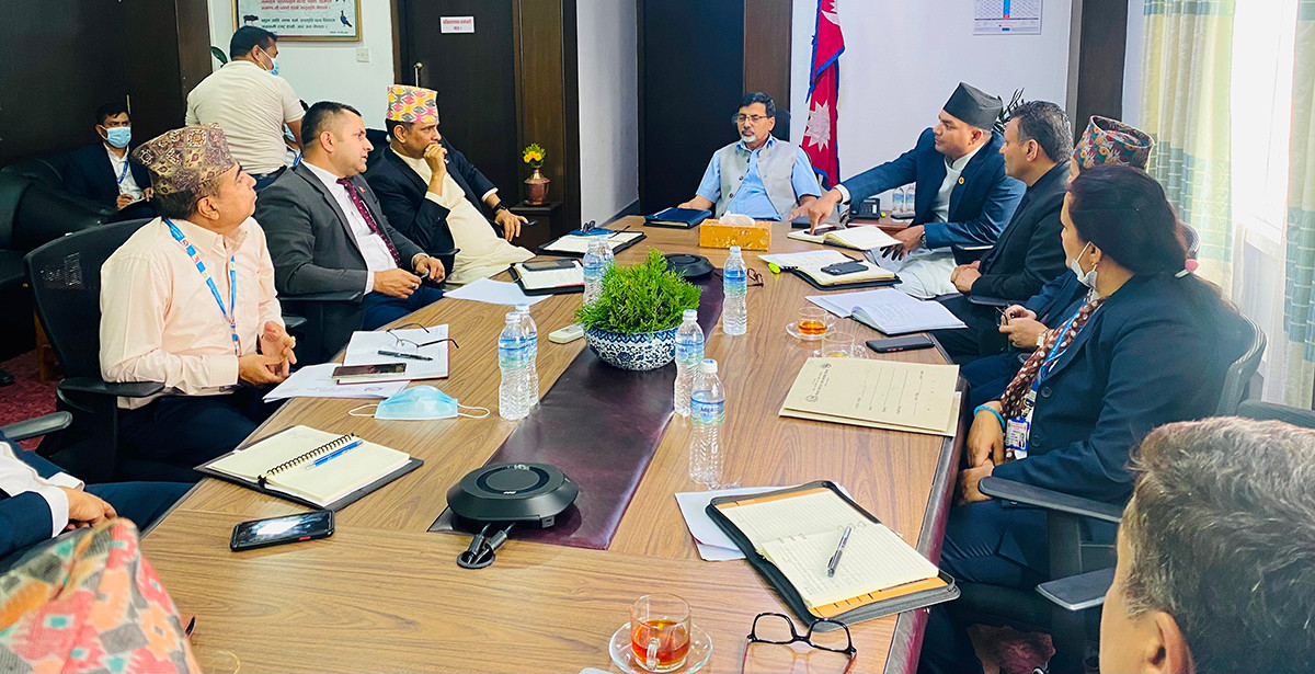किसानलाई उन्नत जातको बिउ दिएर धानको उत्पादन तीन गुणा बढाउन अर्थमन्त्रीको निर्देशन
