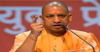 उत्तर प्रदेशमा आदित्यनाथले ल्याए ६१ खर्ब भारुको बजेट, गोरखपुर–बाराणसी मेट्रो चलाउने योजना
