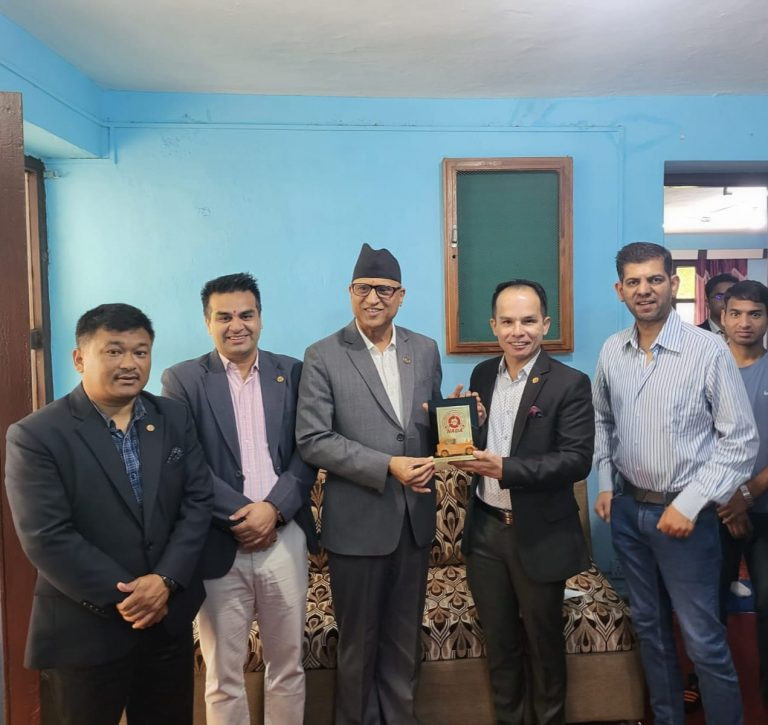 सवारी आयातमा लगाइएको प्रतिबन्ध हटाउन माग, साउनदेखि प्रतिबन्ध हटट्ने मन्त्रीको आश्वासन