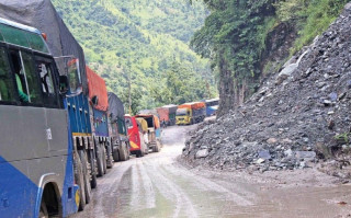 पहिरो पन्छाएसंगै मुग्लिन–नारायणगढ सडकखण्ड सञ्चालनमा