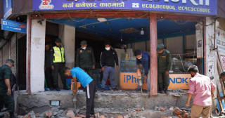 प्रयोजन विपरीतका बेसमेन्ट पार्किङका  लागि खुल्ला गराउँदै महानगर