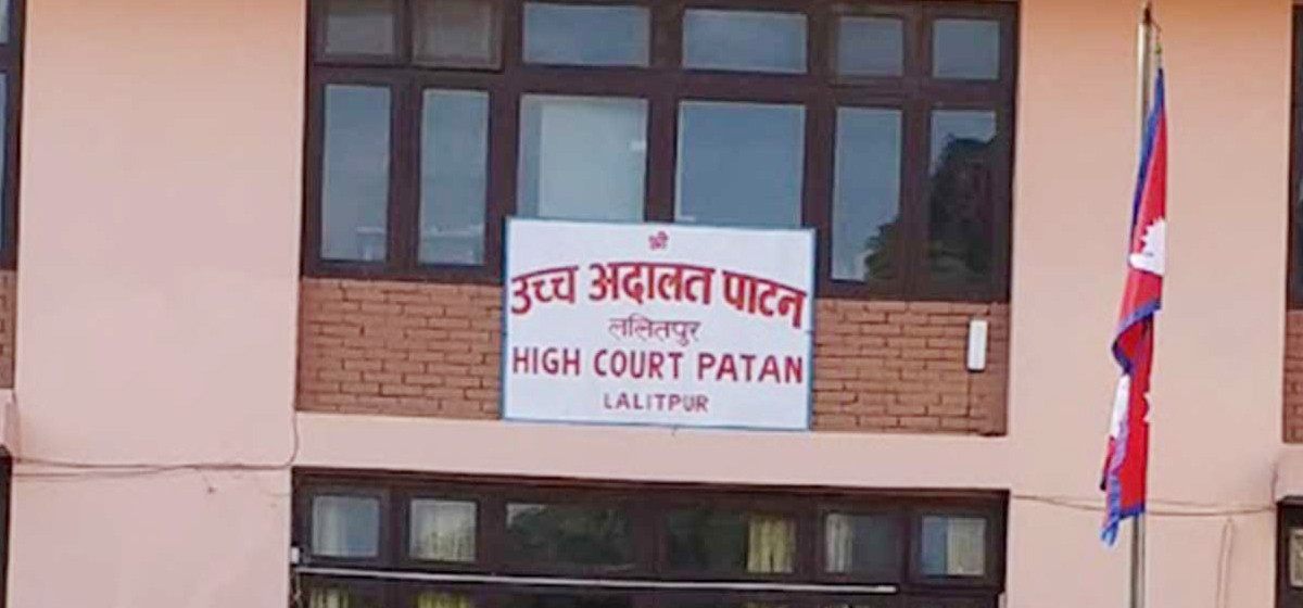 टुकुचा खोला मिचेर बनाएको खोला घर नभत्काउन अदालतको आदेश