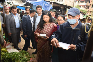 चाडपर्वको मुखमा बजार अनुगमनलाई निरन्तरता दिँदै काठमाडौं महानगर