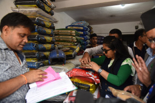 काठमाडौंका बजार धमाधम अनुगमन गर्दै महानगर