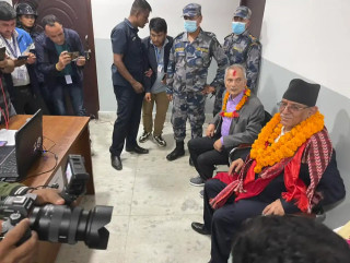 प्रचण्डद्वारा गोरखा –२ बाट उम्मेदवारी दर्ता