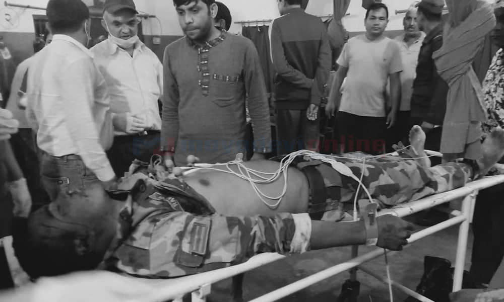 सशस्त्रको ट्रकले साइकललाई ठक्कर दिँदा दुईको मृत्यु, सात घाइते