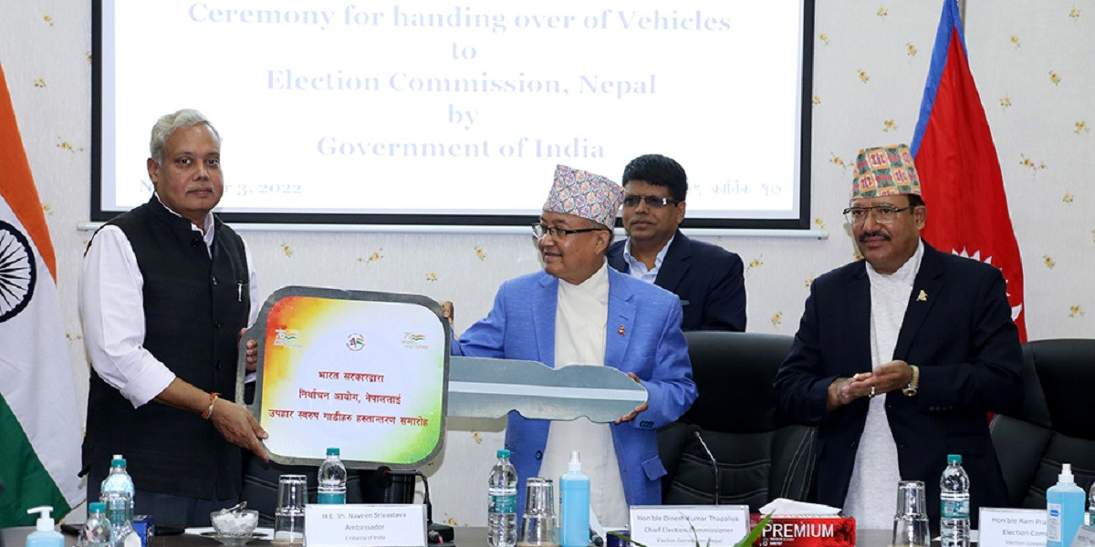 निर्वाचन आयोगलाई भारत सरकारद्वारा ८० वटा सवारी साधन प्रदान 