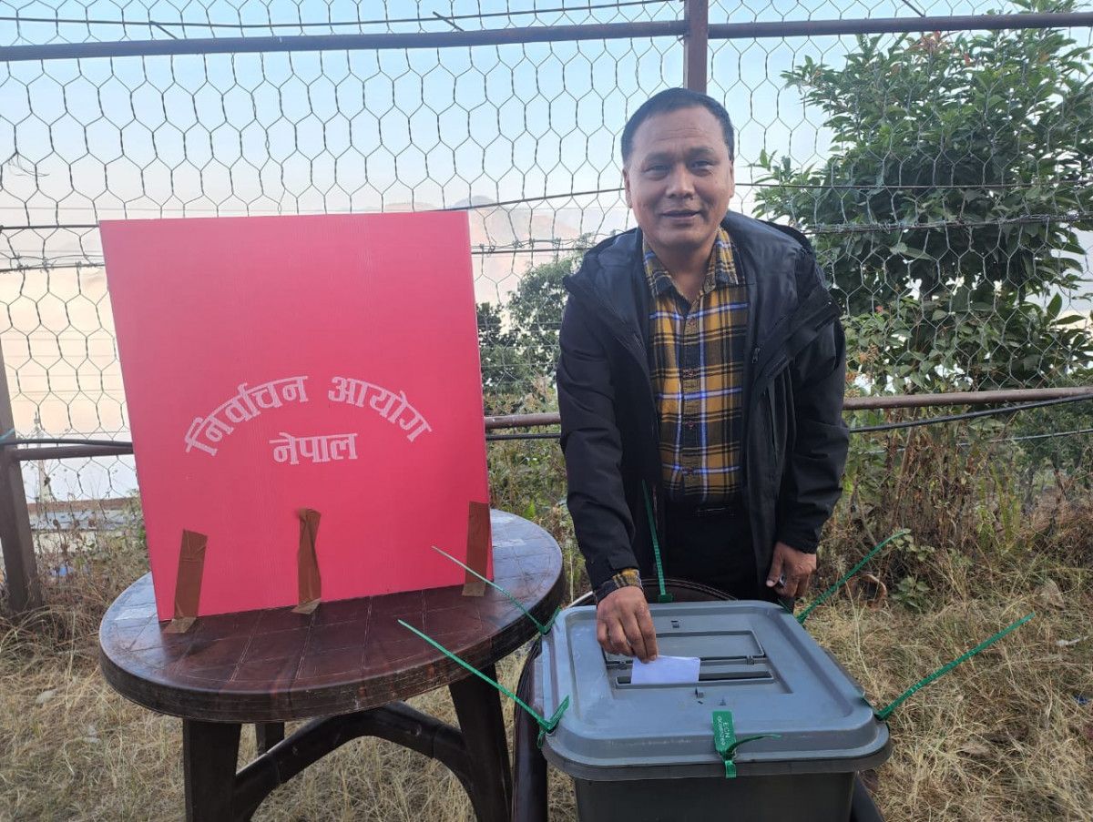 कुलमान घिसिङले गरे मतदान