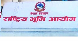 भूमि आयोगले भन्यो, ‘कुनै पनि सुकुम्बासी बस्ती नहटाउनू’